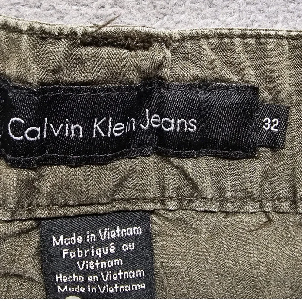Calvin Klein Jeans Mens 32 Cargo Shorts Olive Green Relaxed Fit Cotton Blend